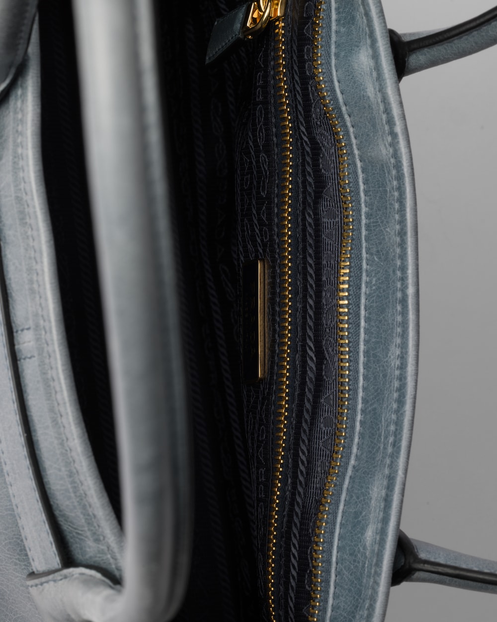 Replicate Prada Bonnie Large Leather Handbag(1:1 replica)