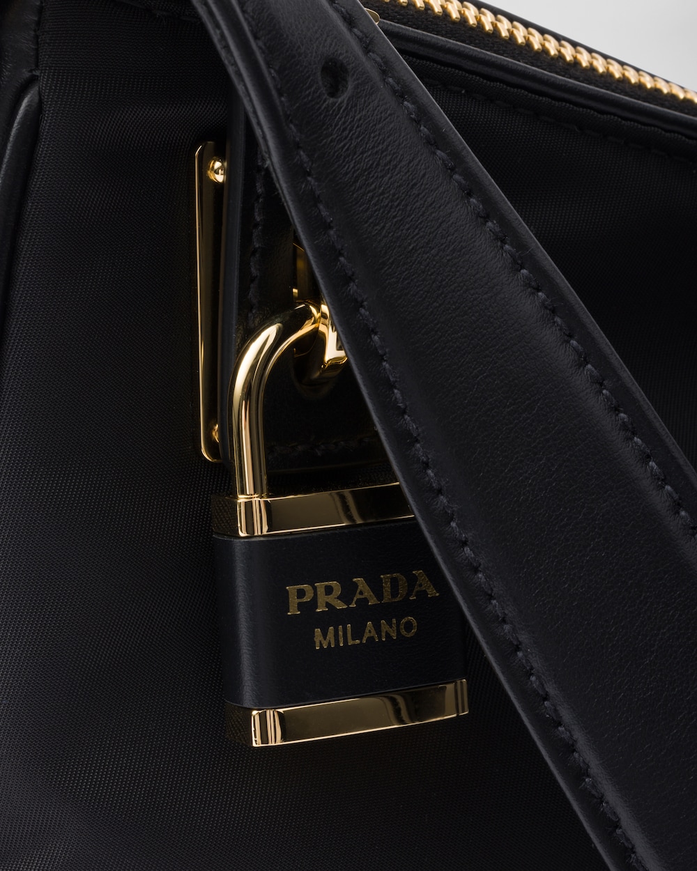 Replicate Prada Aimée Large Re-Nylon and Leather Shoulder Bag With Padlock(1:1 replica)