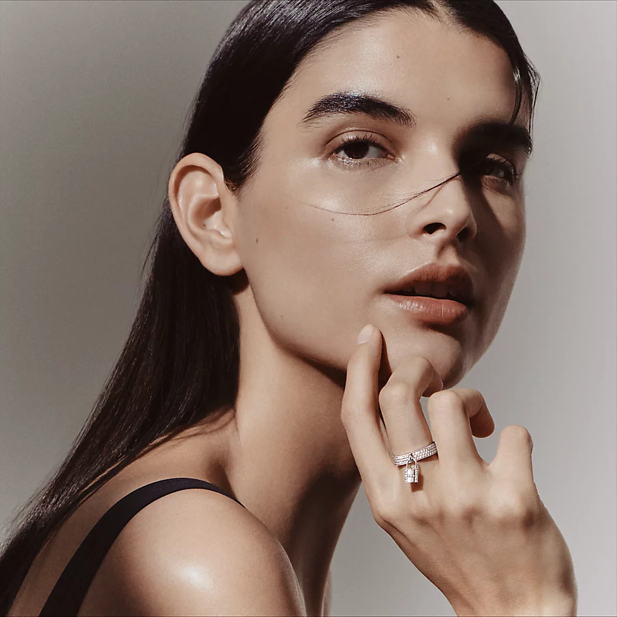 Replicate Kelly Cadenas ring, medium model(1:1 replica)