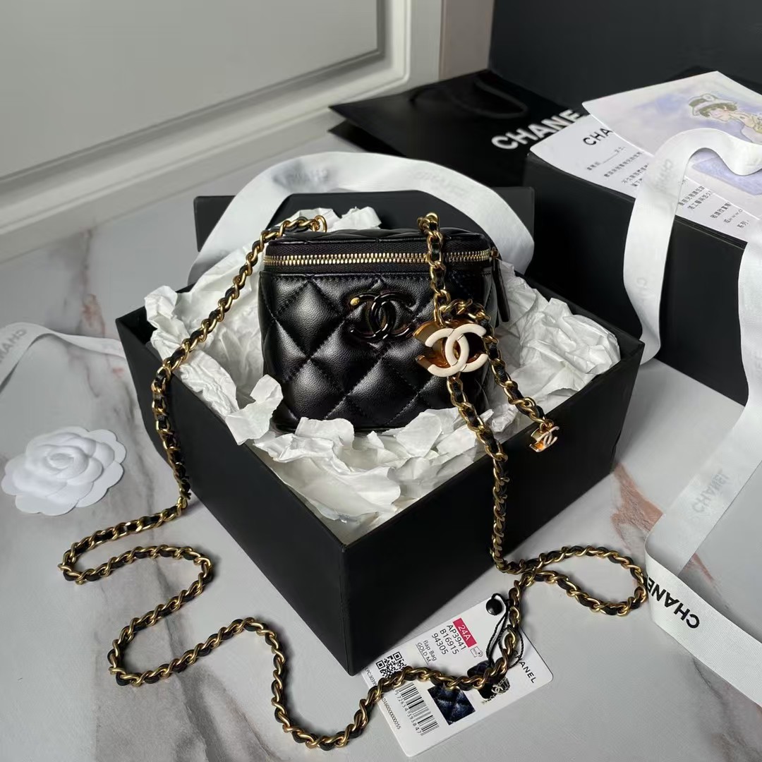 Replicate Chanel AP3941 Mini Vanity Case Lambskin Enamel   Gold-Tone Metal Black(1:1 replica)