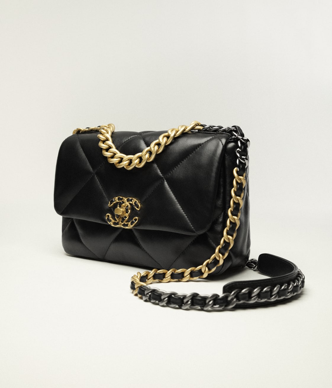 Replicate CHANEL 19 HANDBAG(1:1 replica)