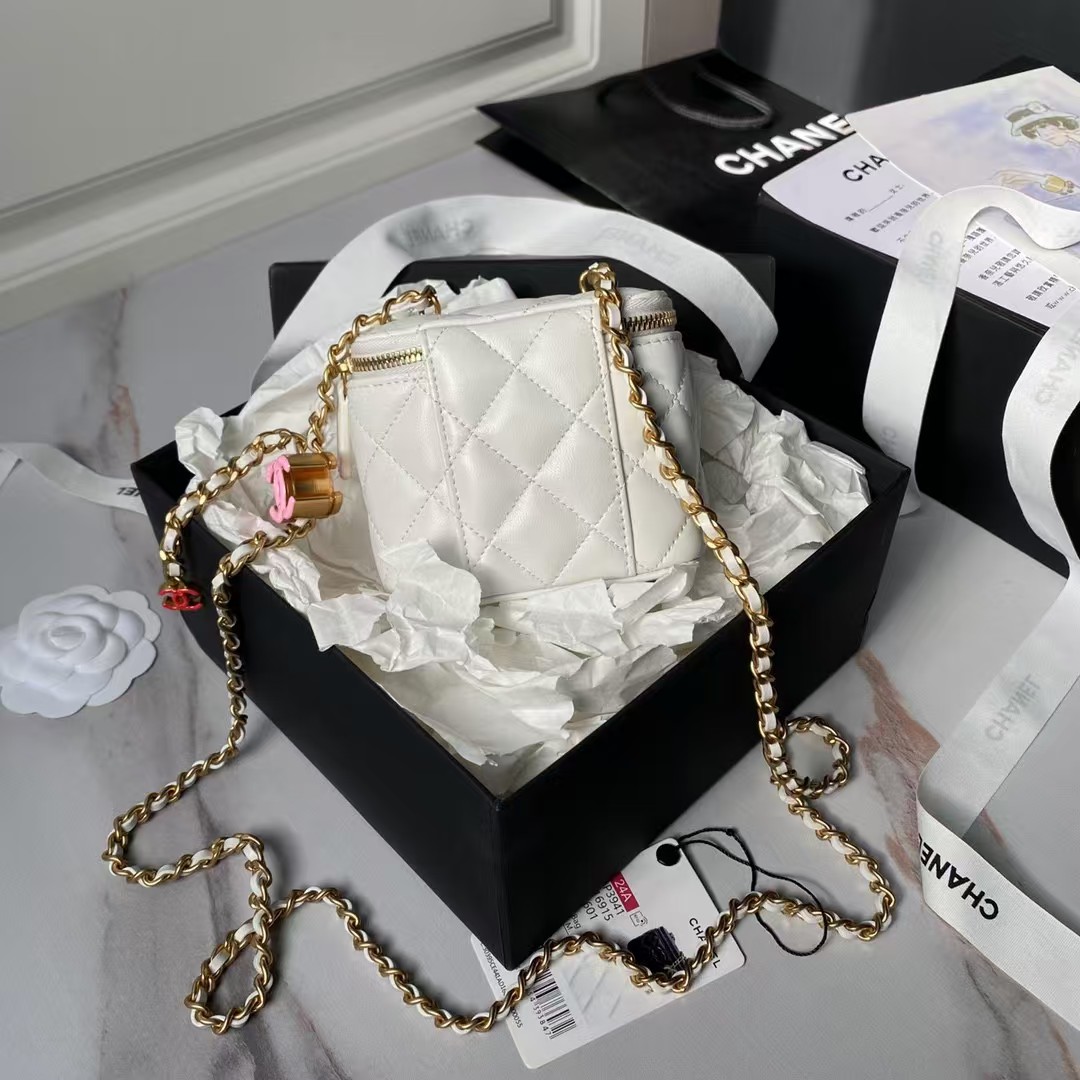Replicate Chanel AP3941 Mini Vanity Case Lambskin Enamel   Gold-Tone Metal White(1:1 replica)