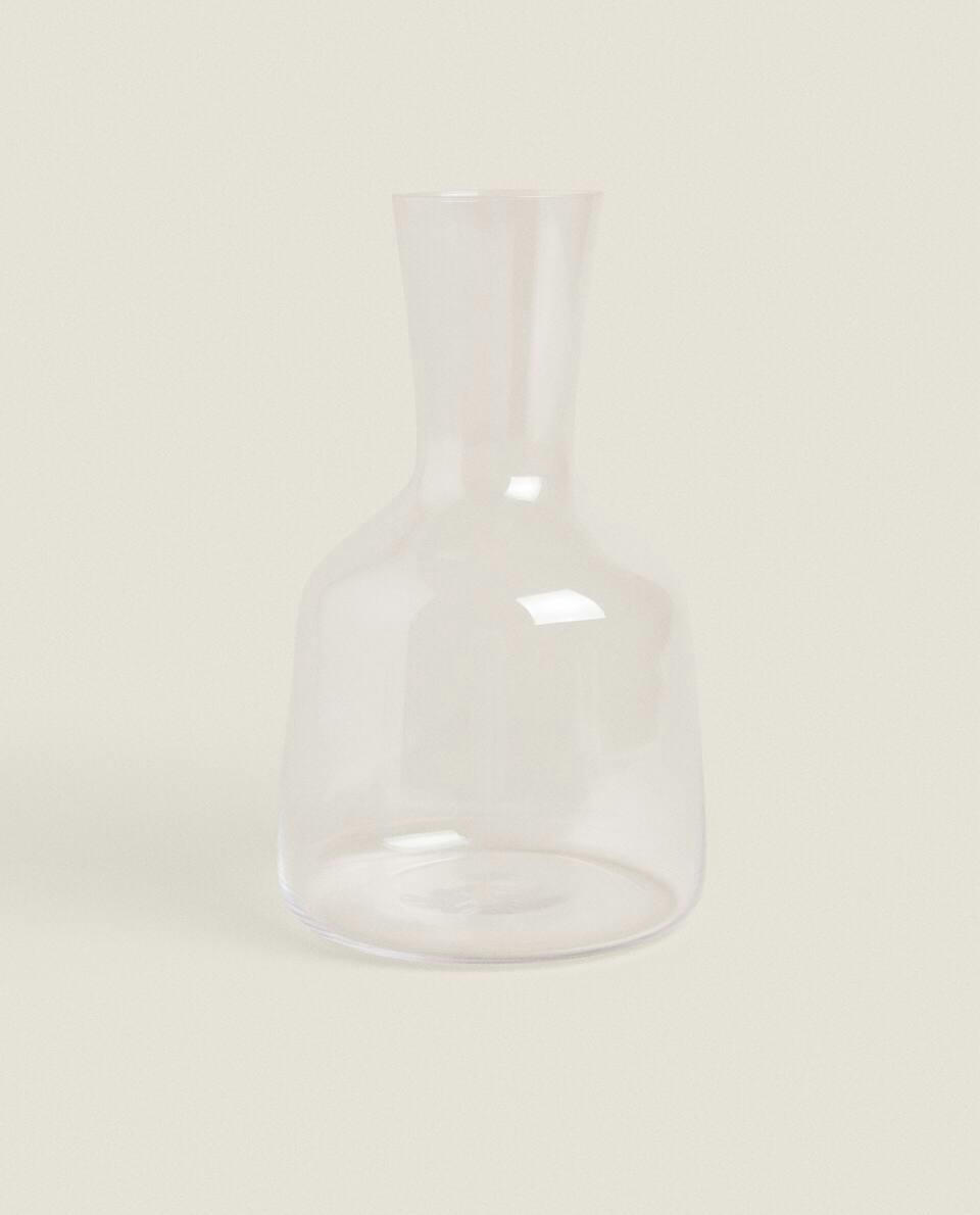 GLASS DECANTER.