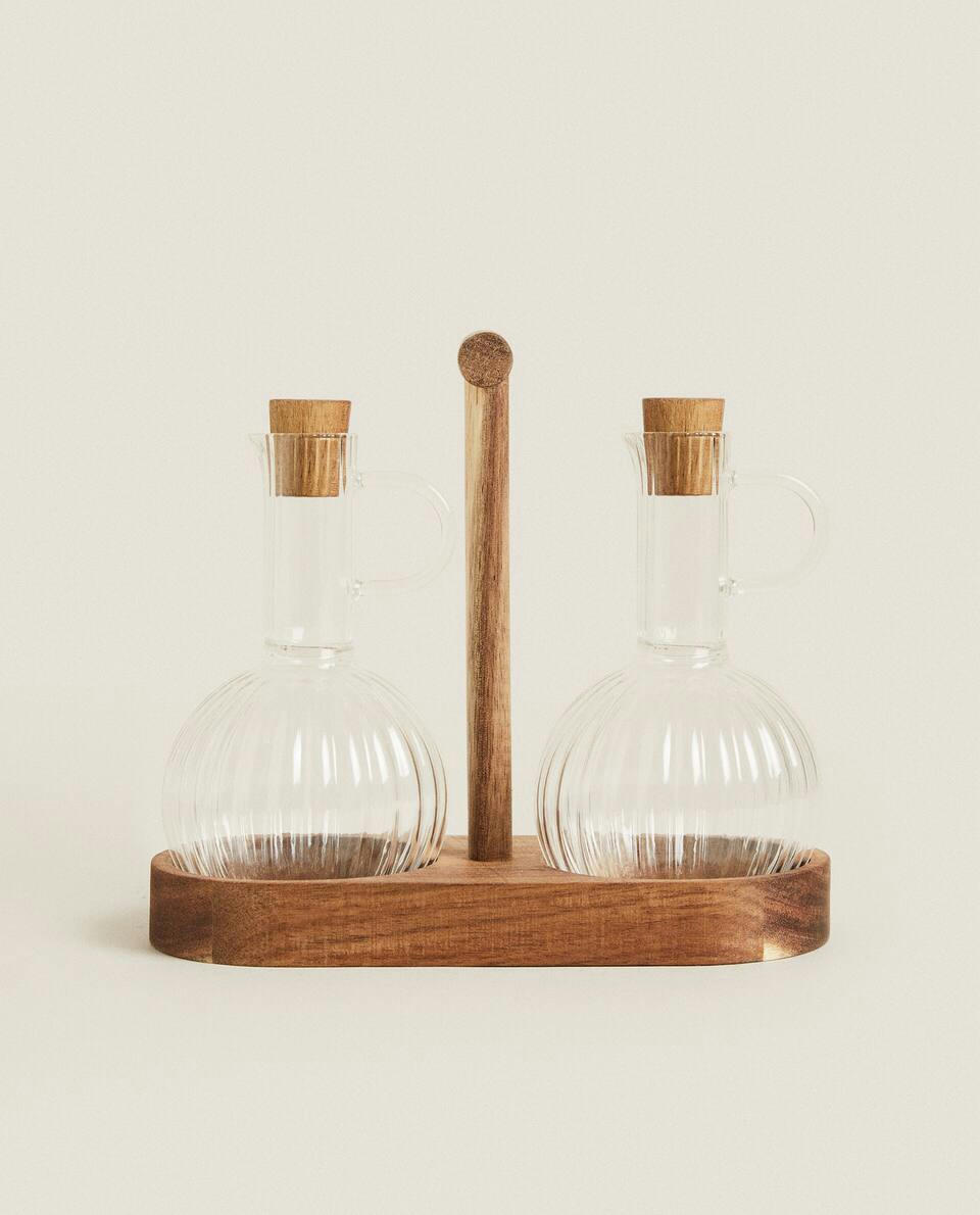 BOSOSILICATE GLASS AND WOOD CRUET SET
