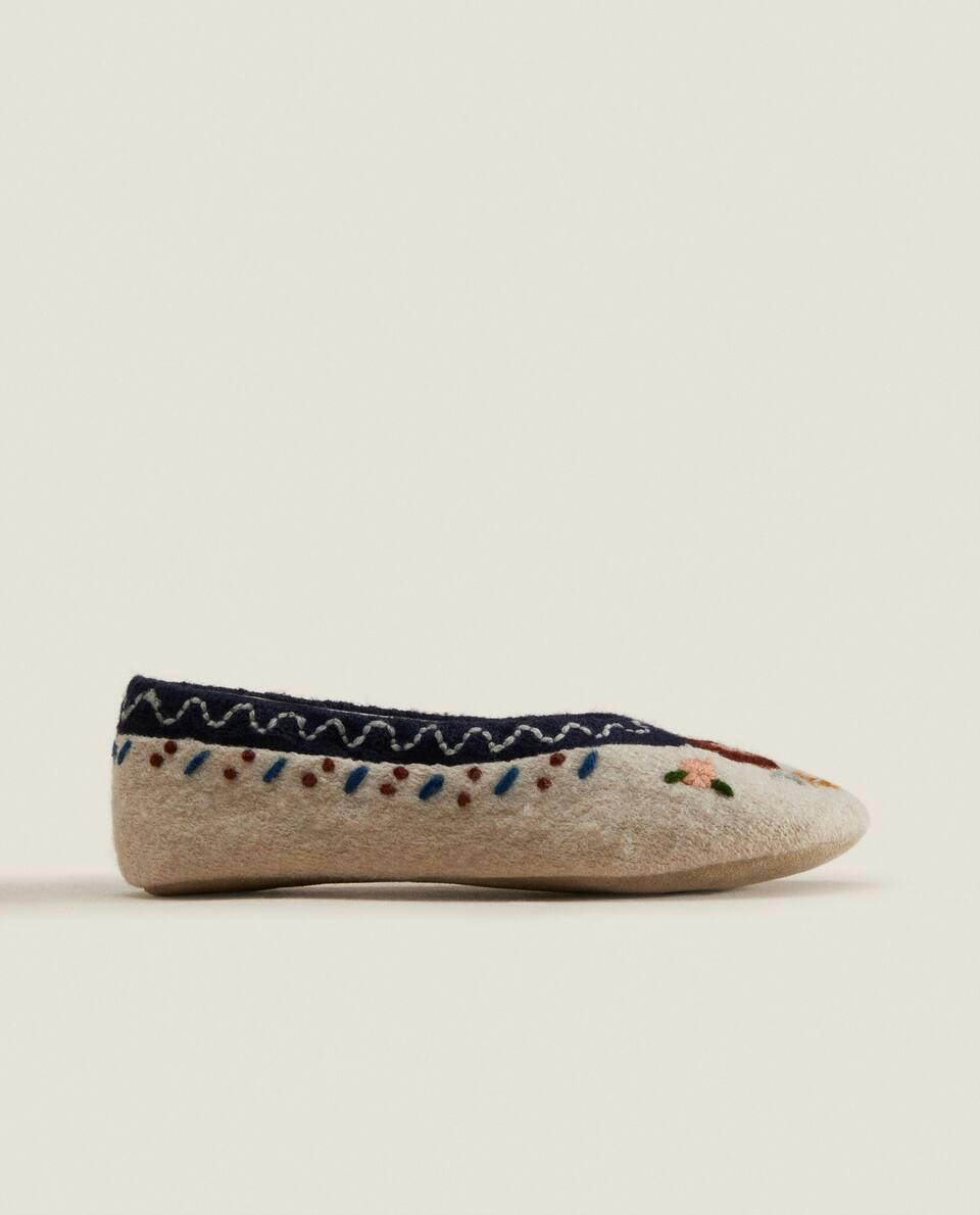 CHILDREN'S EMBROIDERED BALLERINAS