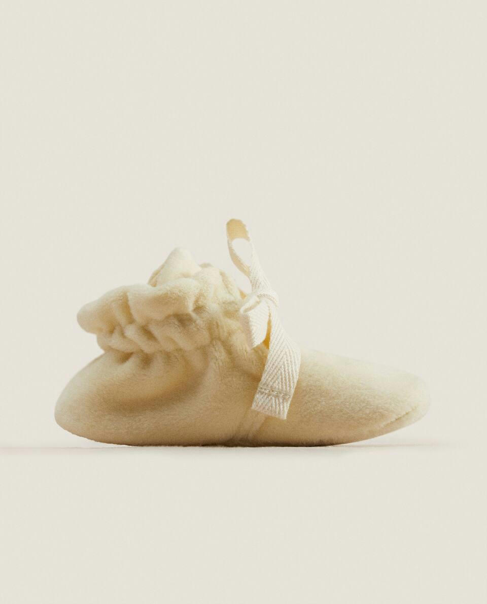 VELVET BOOTIES WITH BOW