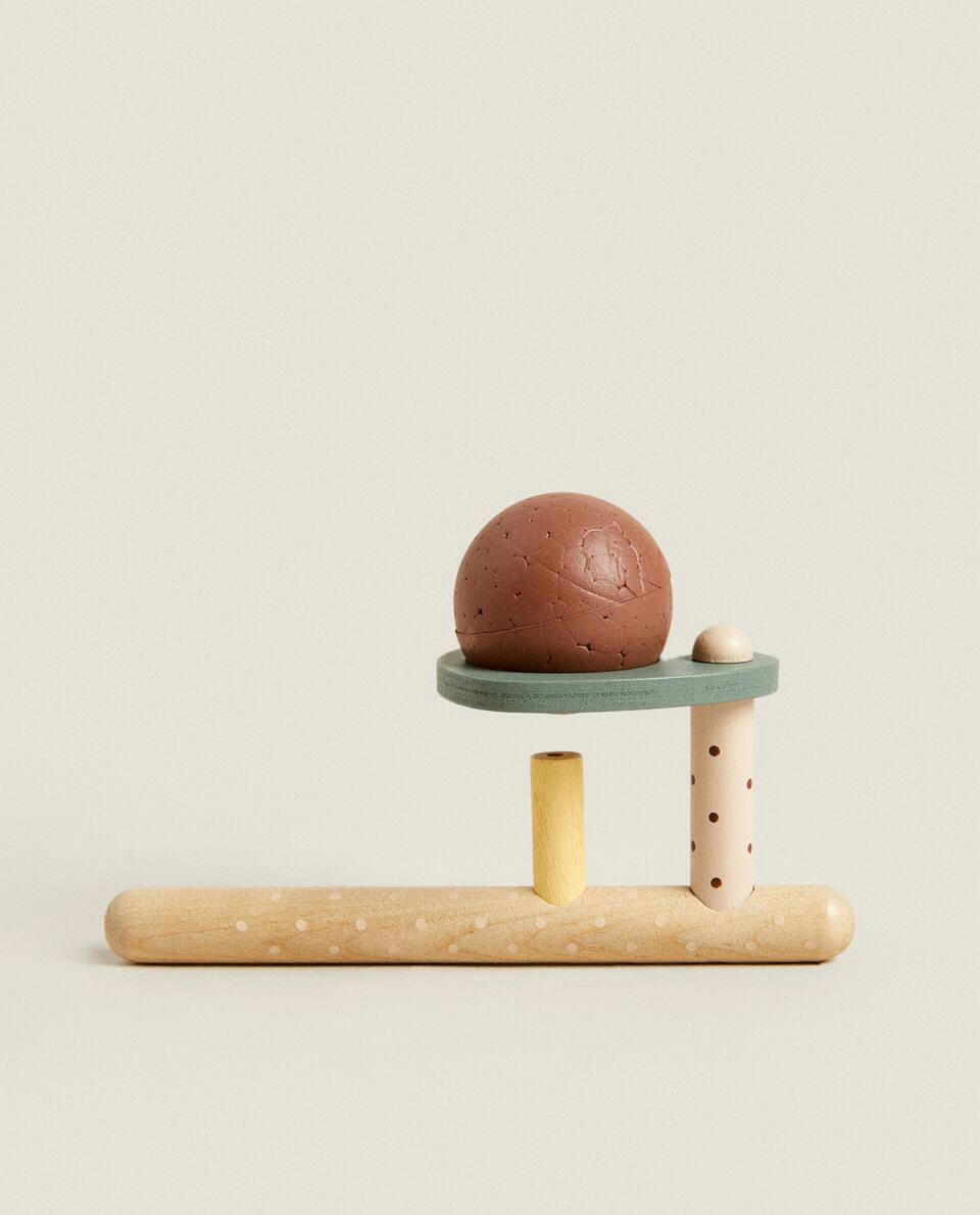 FLOATING BALL TOY