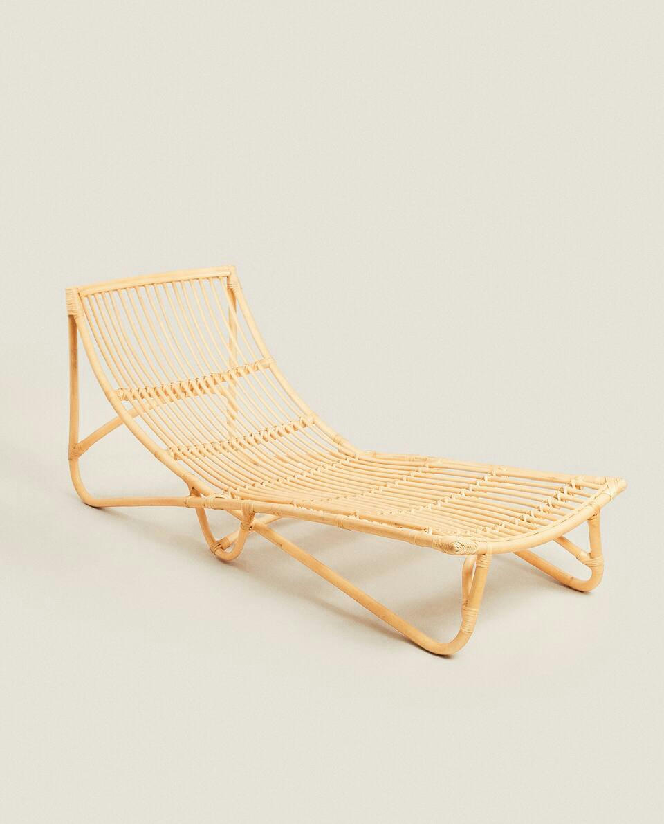 RATTAN LOUNGER