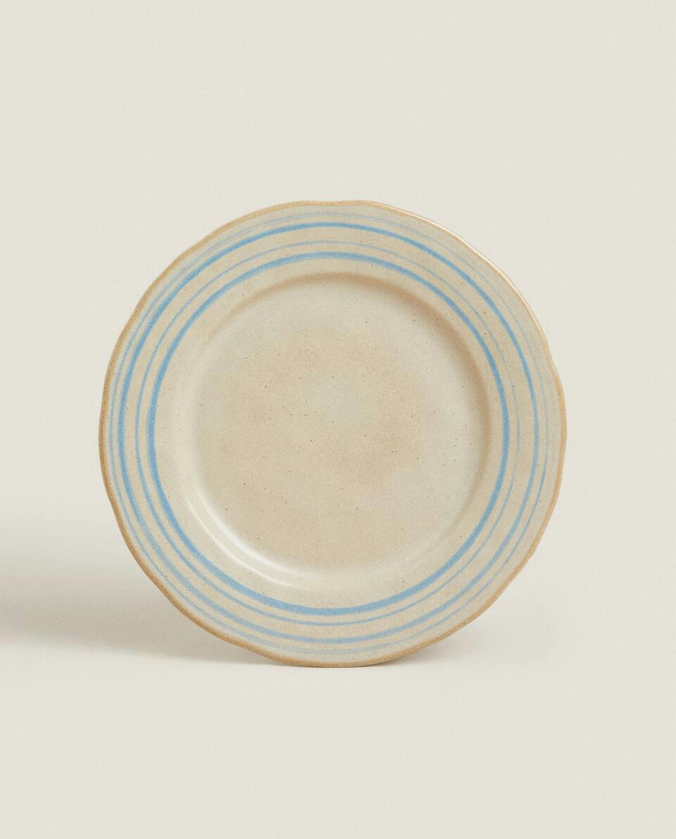 STONEWARE TABLEWARE WITH LINE DESIGN