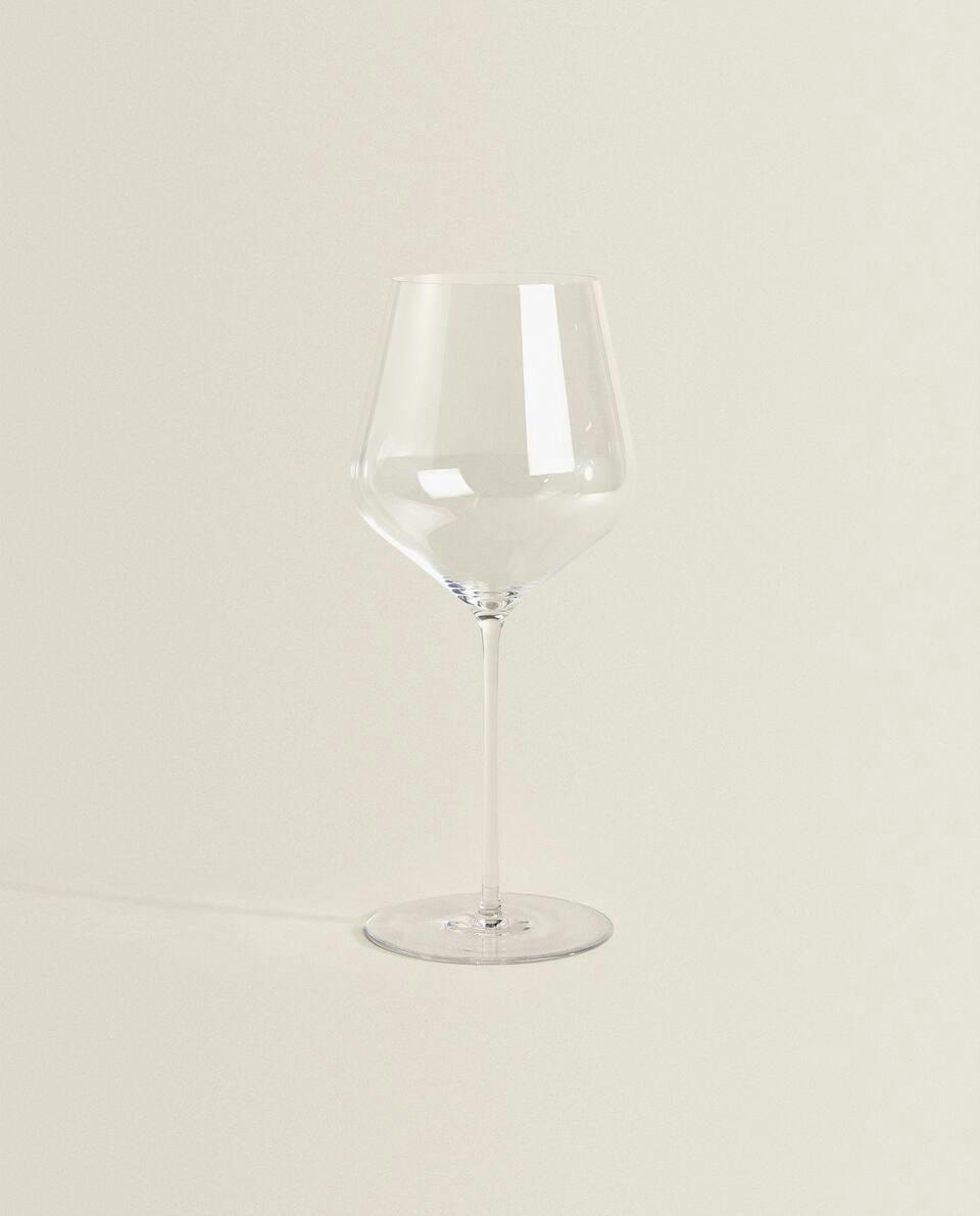 BLOWN CRYSTALLINE WINE GLASS
