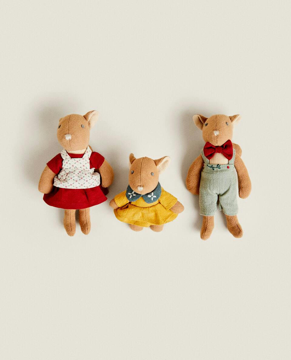 CHILDREN'S CHRISTMAS SQUIRREL FAMILY SOFT TOY SET