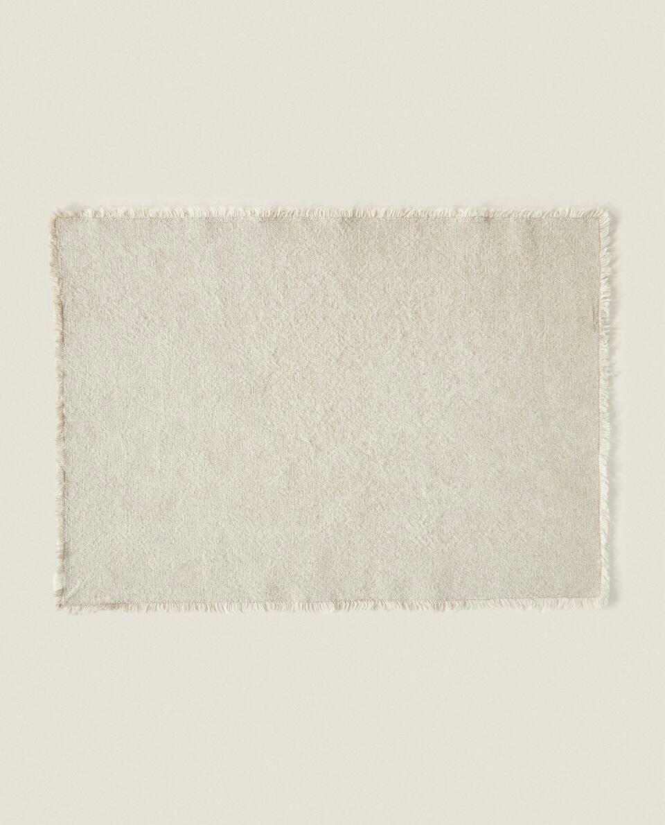 100% LINEN PLACEMAT WITH FRINGING