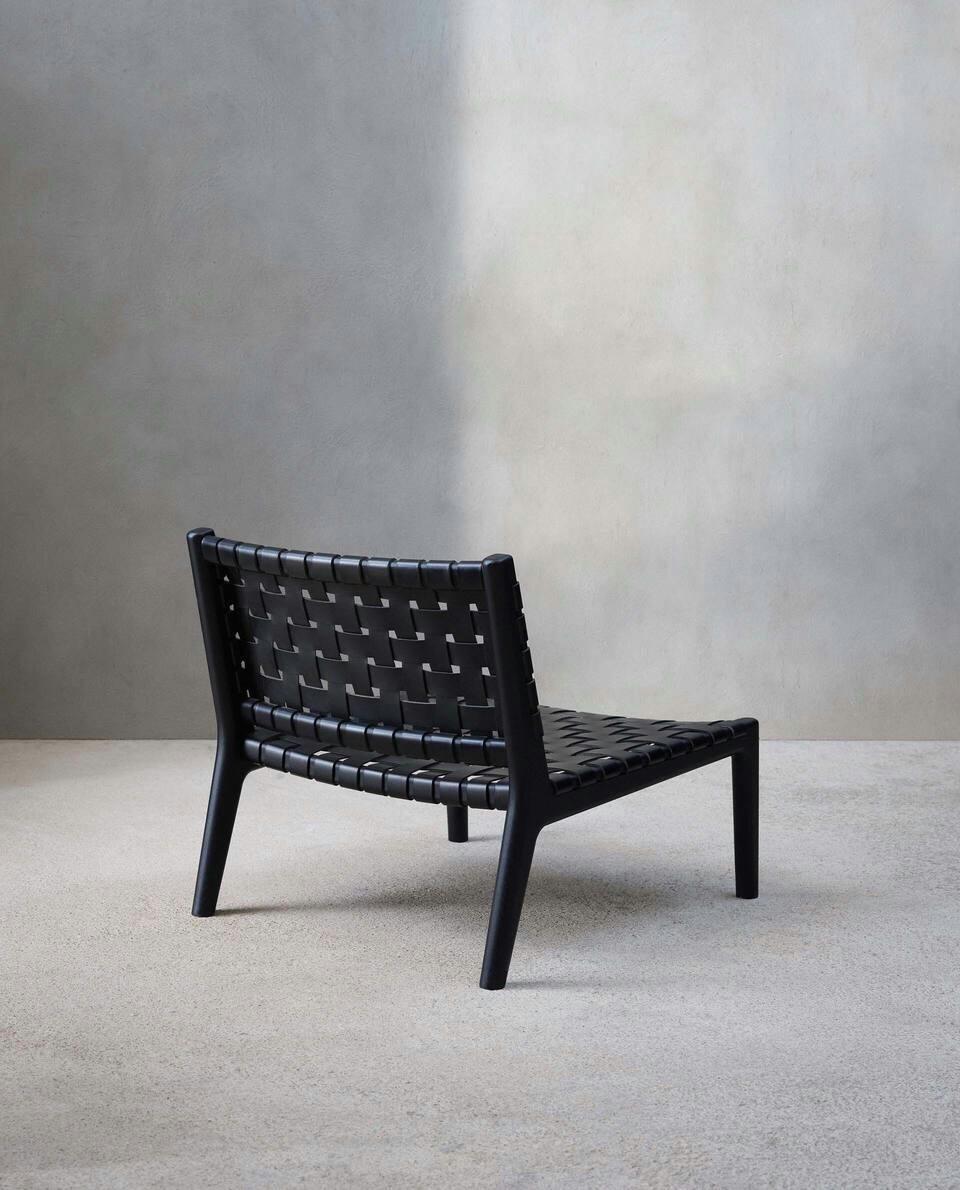 LOUNGE CHAIR 01