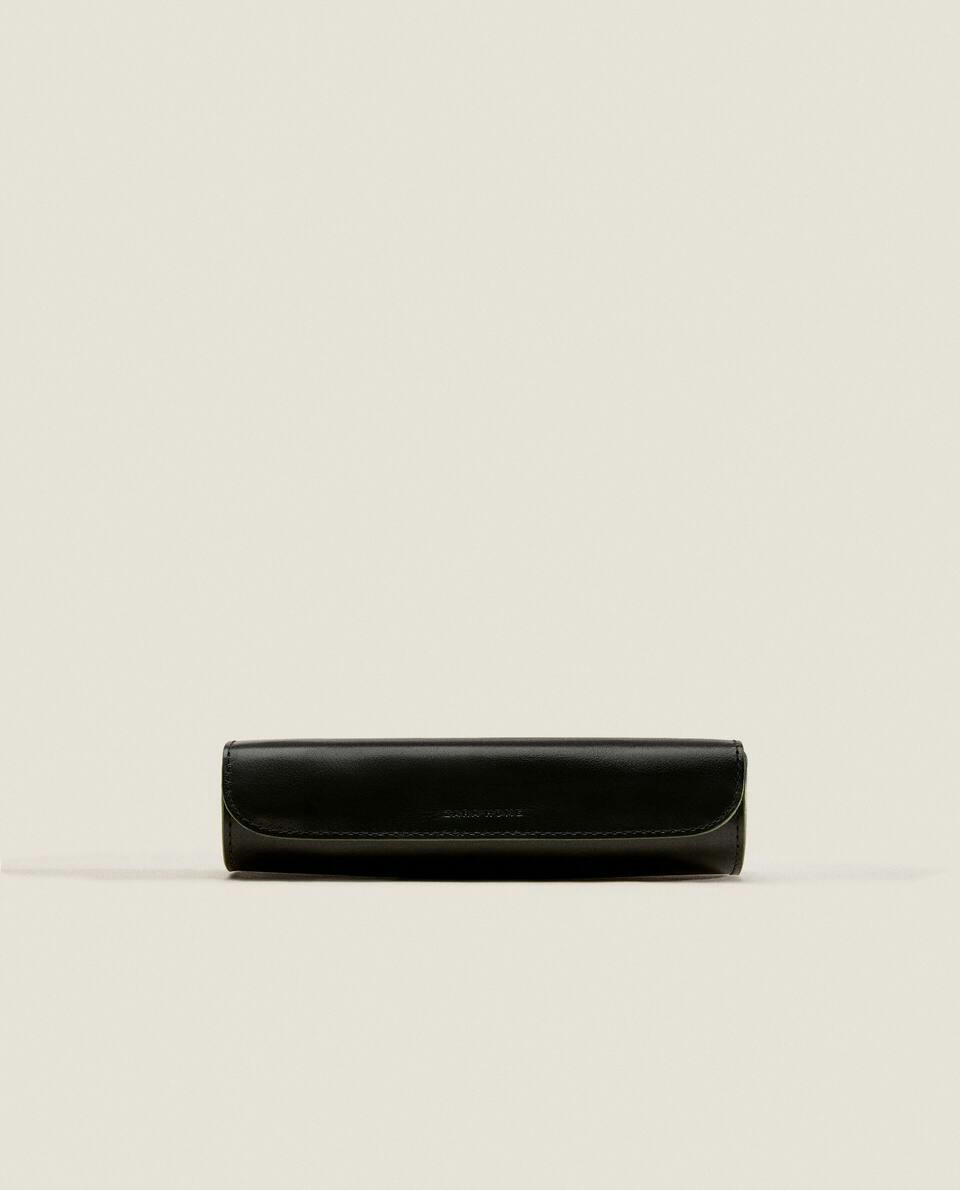 LEATHER CASE