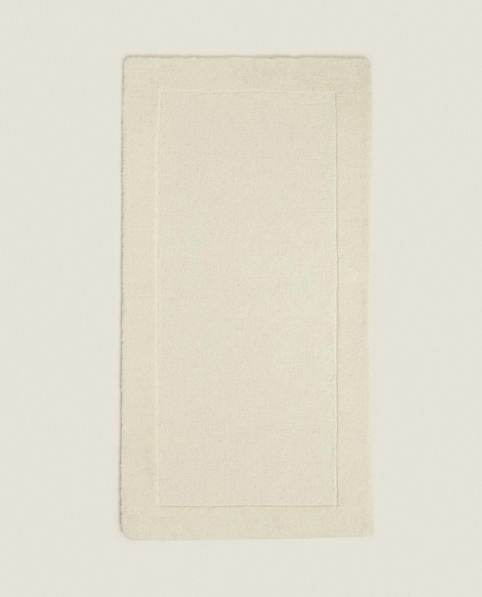 WOOL RUG