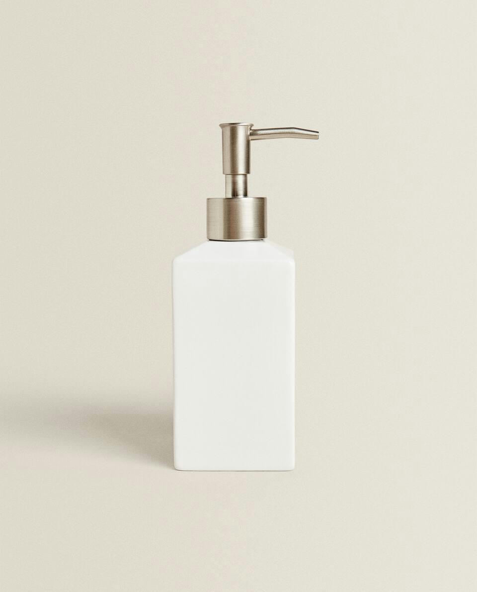 WHITE EARTHENWARE BATHROOM SET