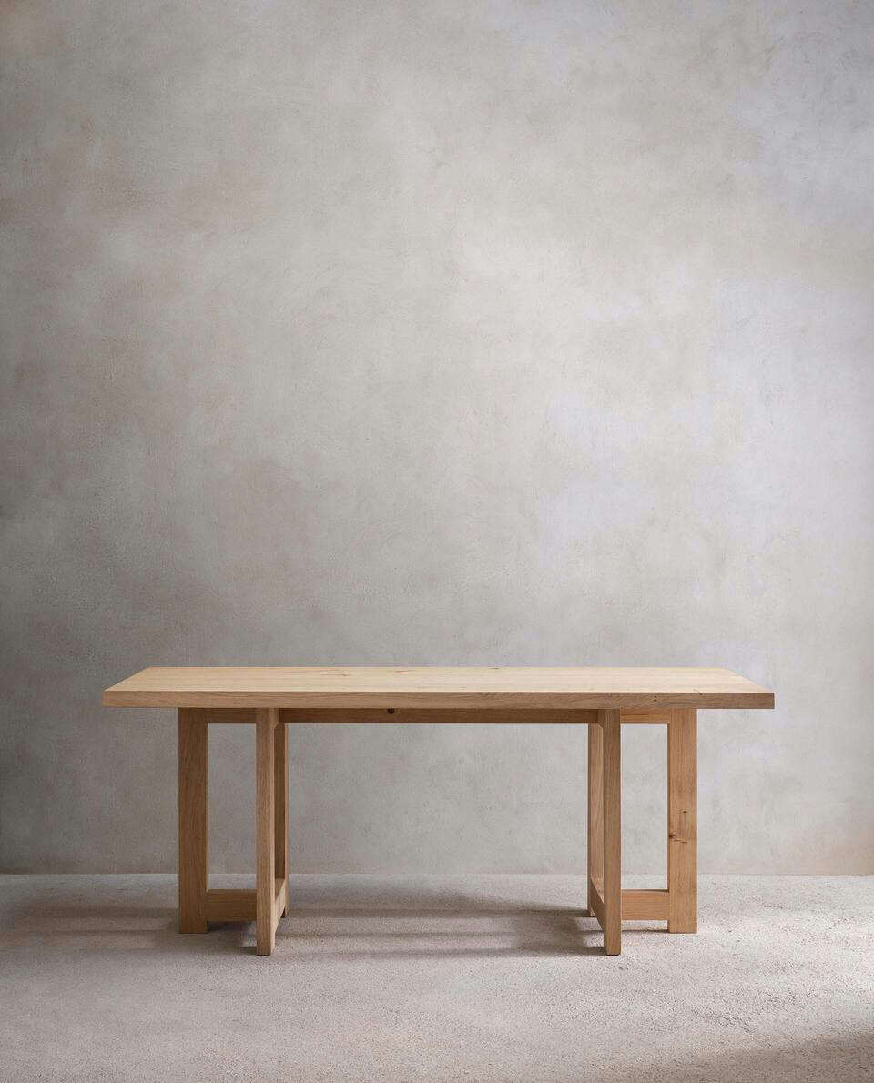 DESK 01