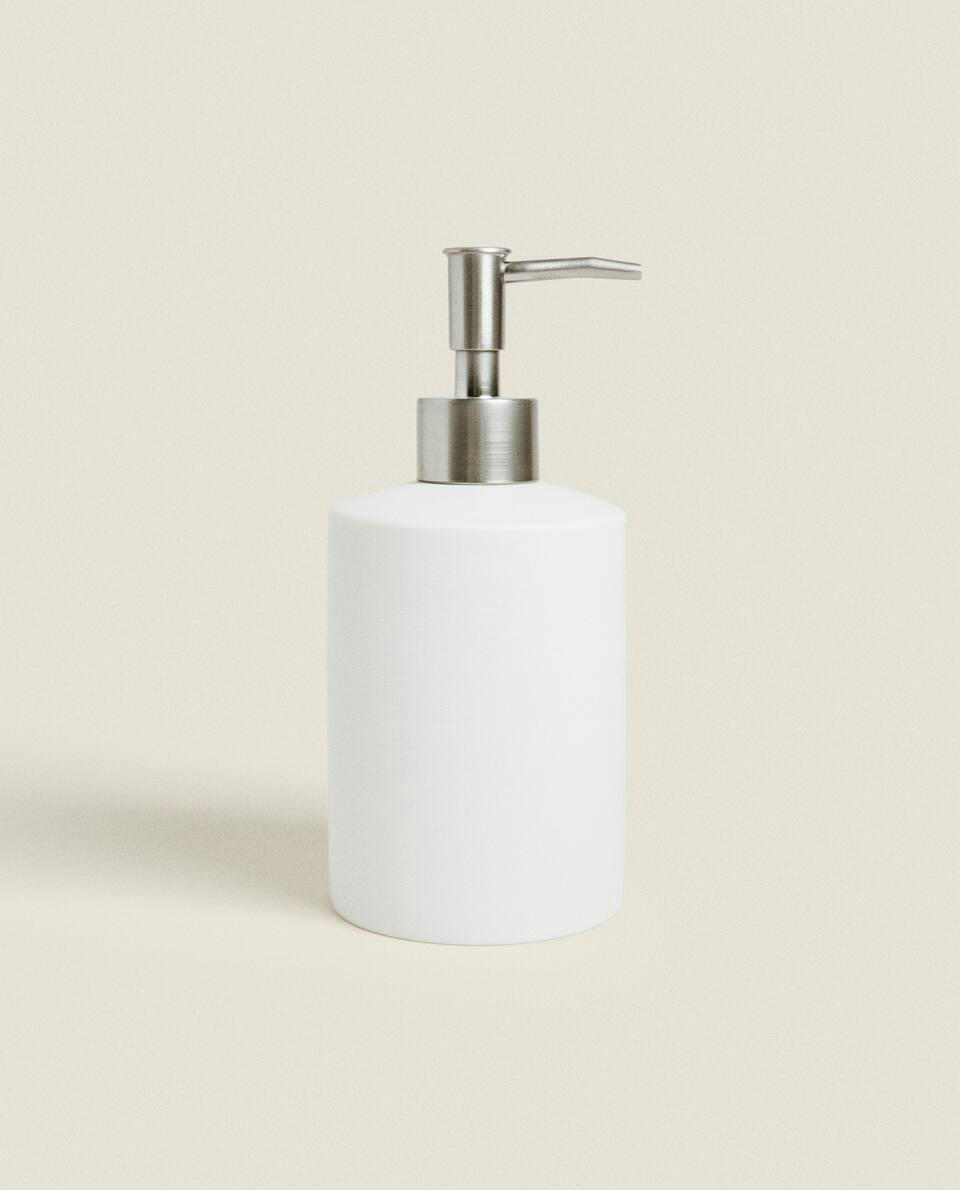 PLAIN CERAMIC BATHROOM SET