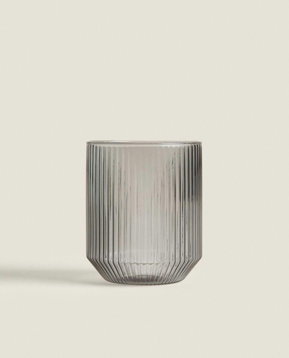 BOROSILICATE GLASS TUMBLER WITH RAISED LINES
