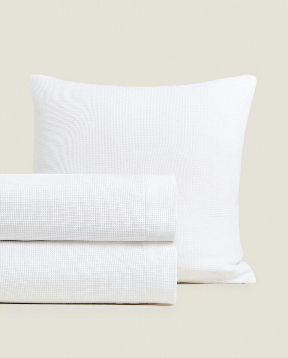 PIQUé BEDSPREAD