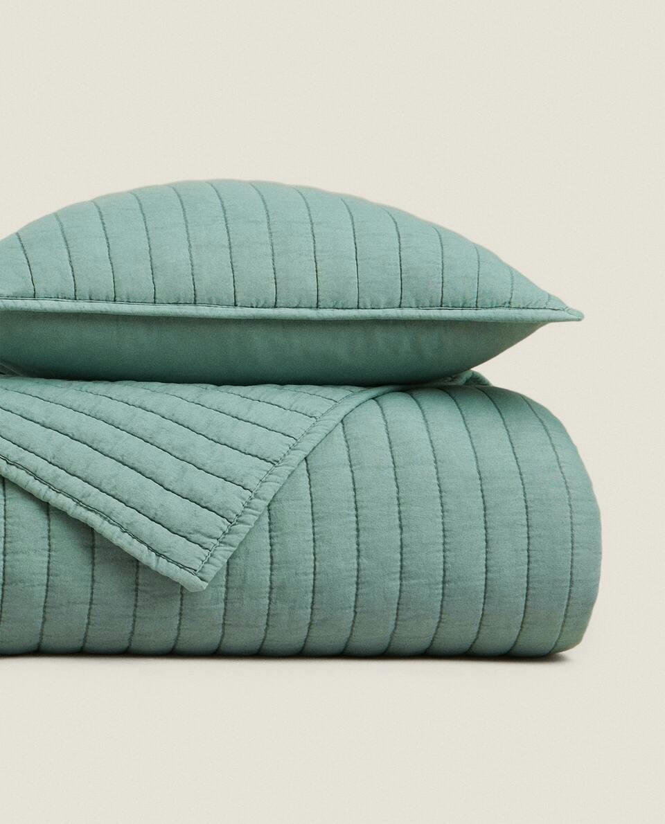 STRIPED QUILT