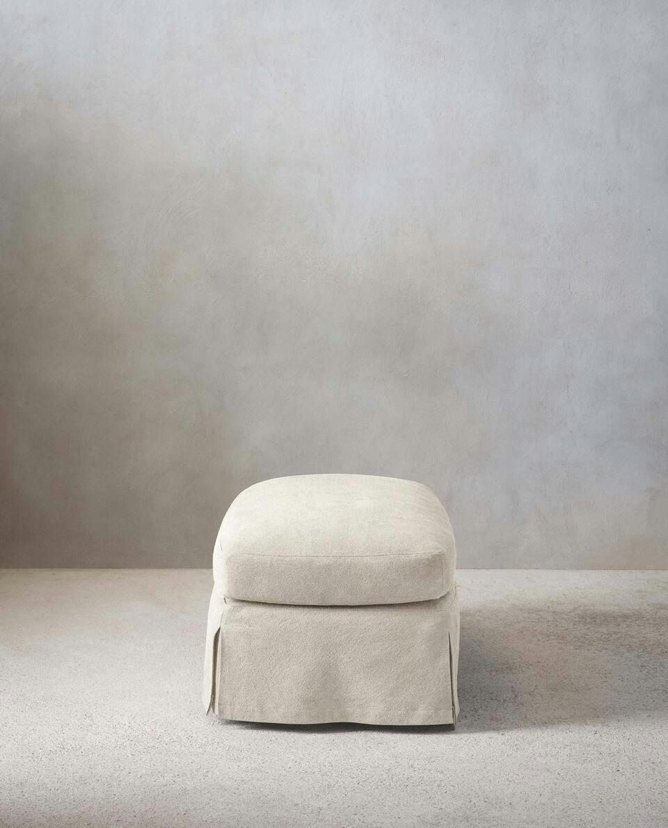 FOOTSTOOL 01
