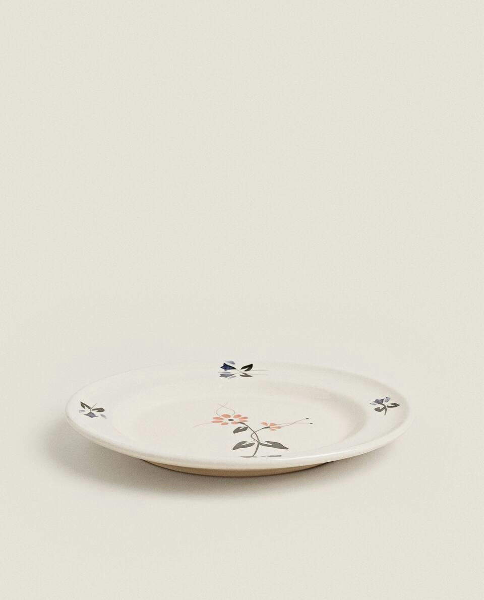 PAINTED FLORAL EARTHENWARE TABLEWARE