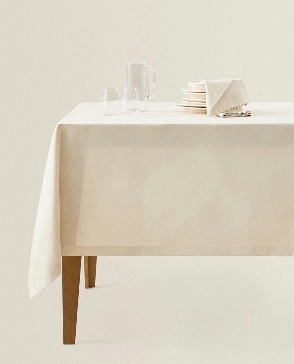 FLORAL JACQUARD TABLECLOTH