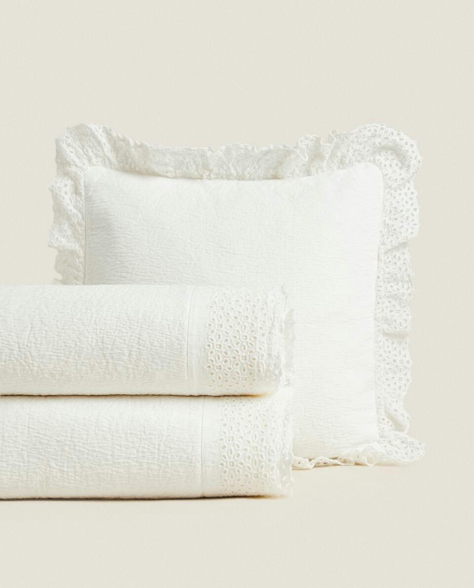 COTTON BEDSPREAD WITH EMBROIDERED RUFFLED TRIMS