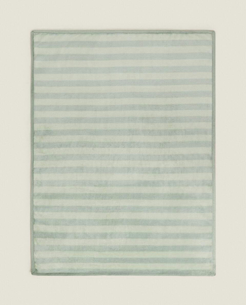 CHILDREN’S FLEECE BLANKETS