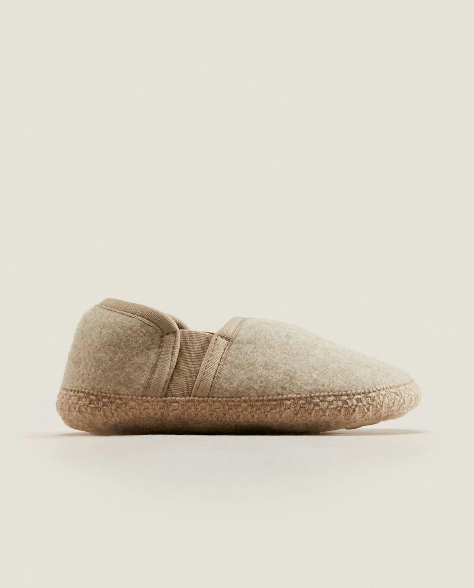 ELASTIC COSY SLIPPERS