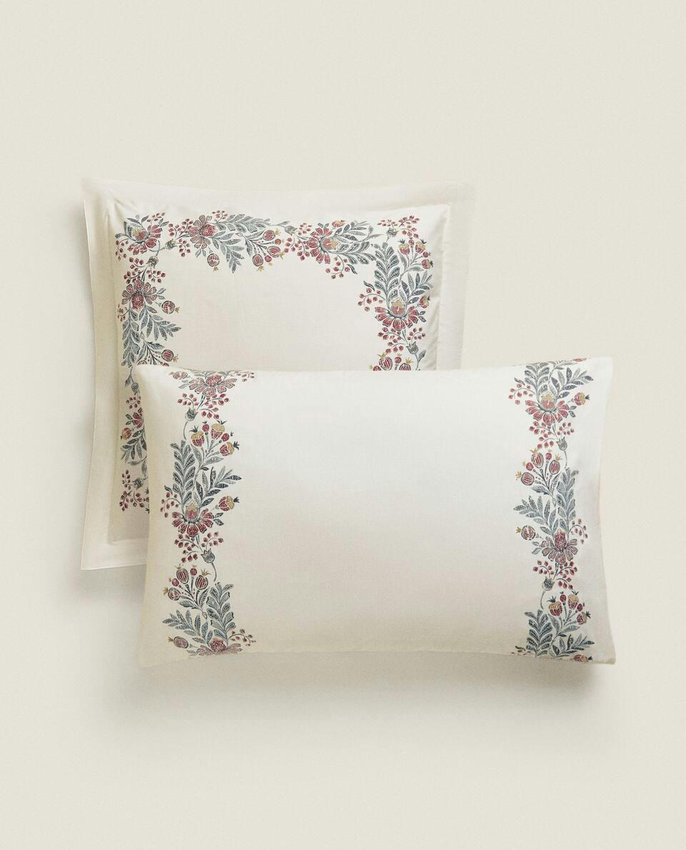 COTTON PILLOWCASE WITH CHRISTMAS BORDER