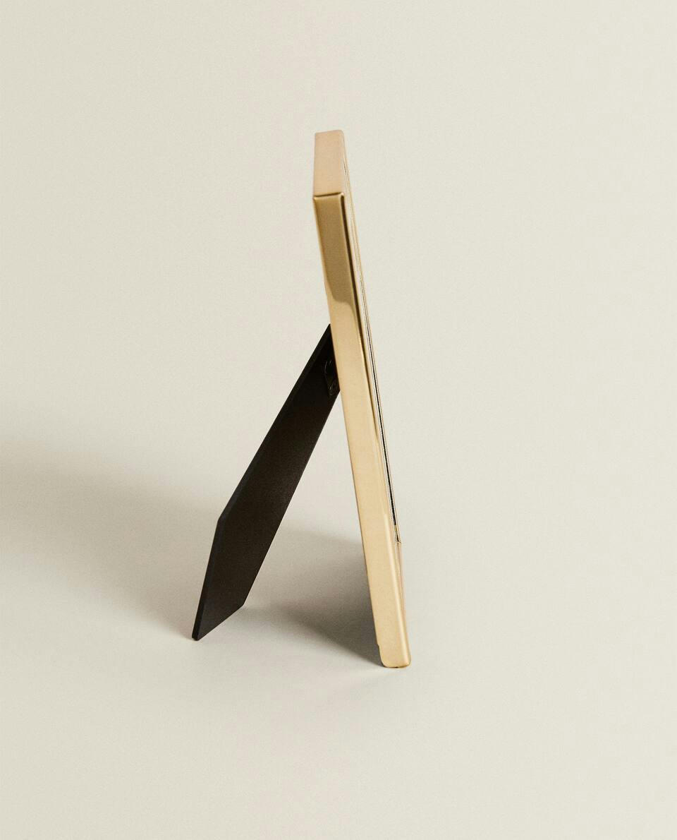 METAL FRAME
